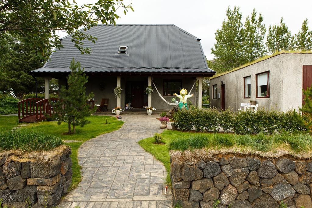 Varmi Guesthouse Apartments & Rooms Hveragerdi Eksteriør bilde