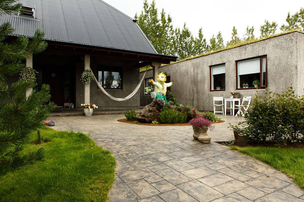 Varmi Guesthouse Apartments & Rooms Hveragerdi Eksteriør bilde