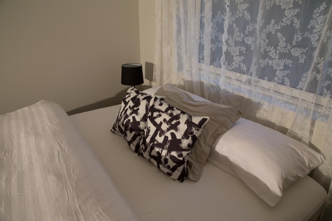 Varmi Guesthouse Apartments & Rooms Hveragerdi Eksteriør bilde